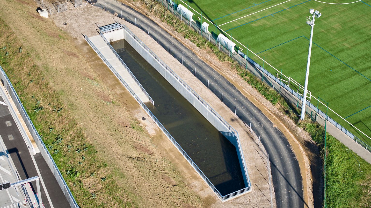 Photo de bassins de protection de la ressource en eau à proximité du demi-échangeur Vienne Sud