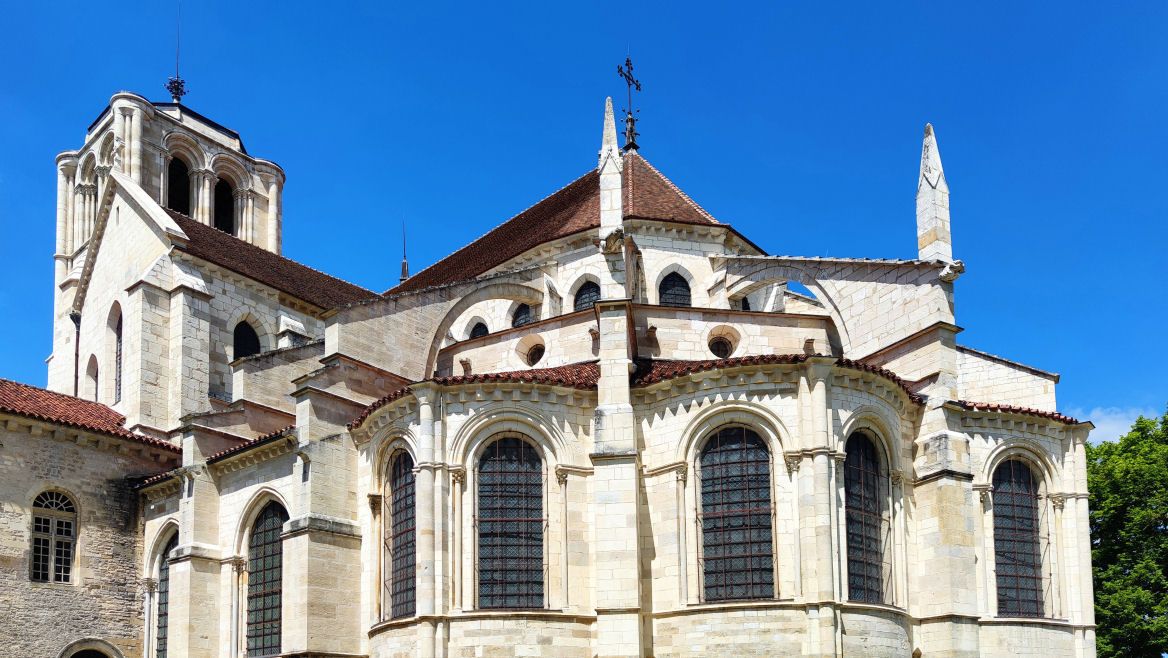 site-touristique-vinci-autoroutes-basilique-vezelay