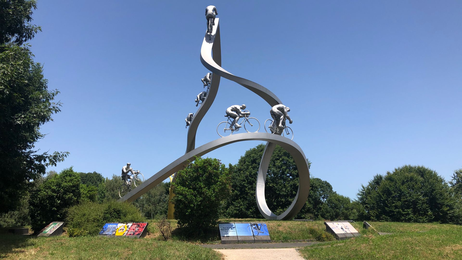 aire-remarquable-pyrenees-autoroute