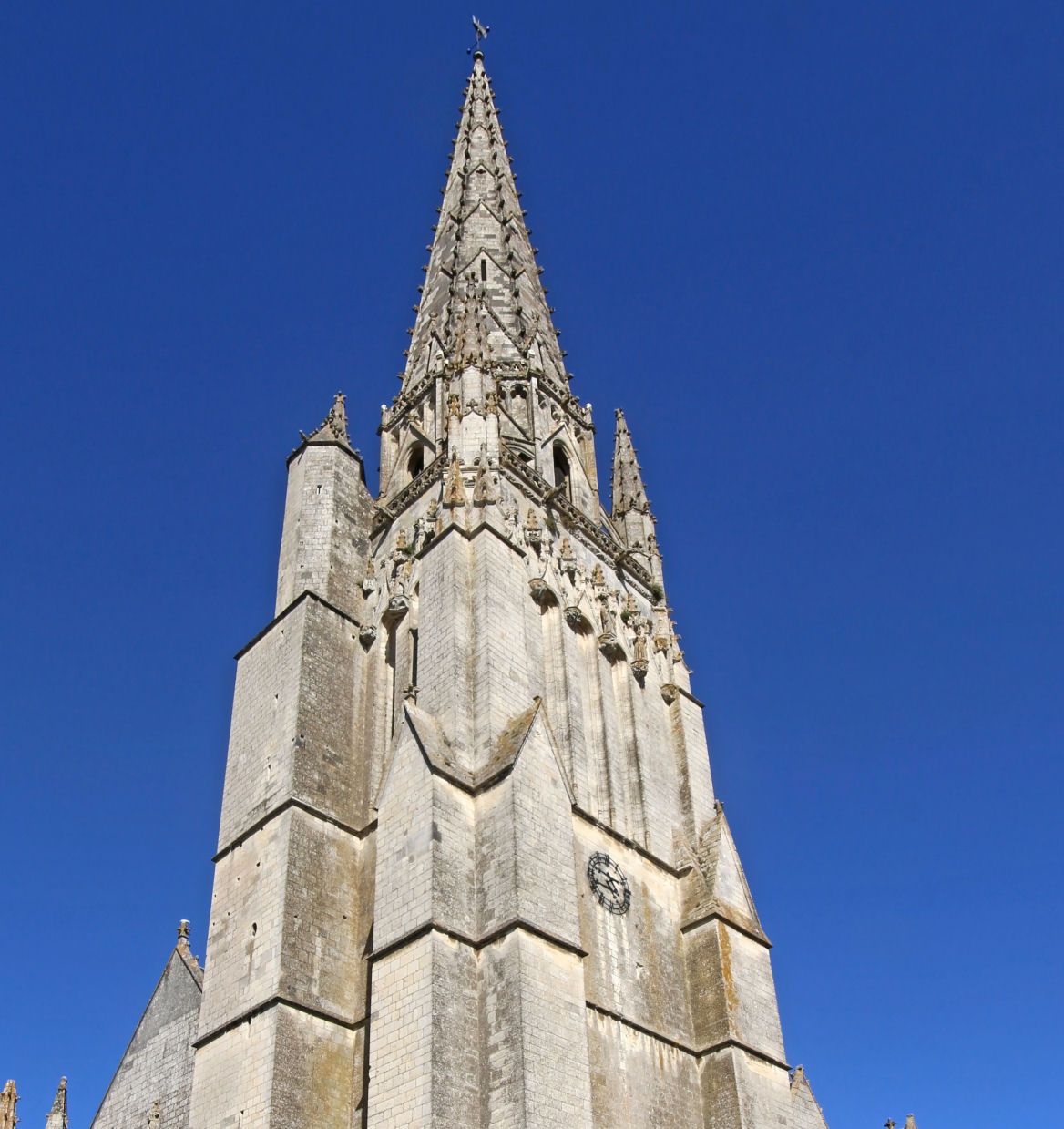 site-touristique-vinci-autoroutes-eglise-notre-dame-fontenay-le-comte
