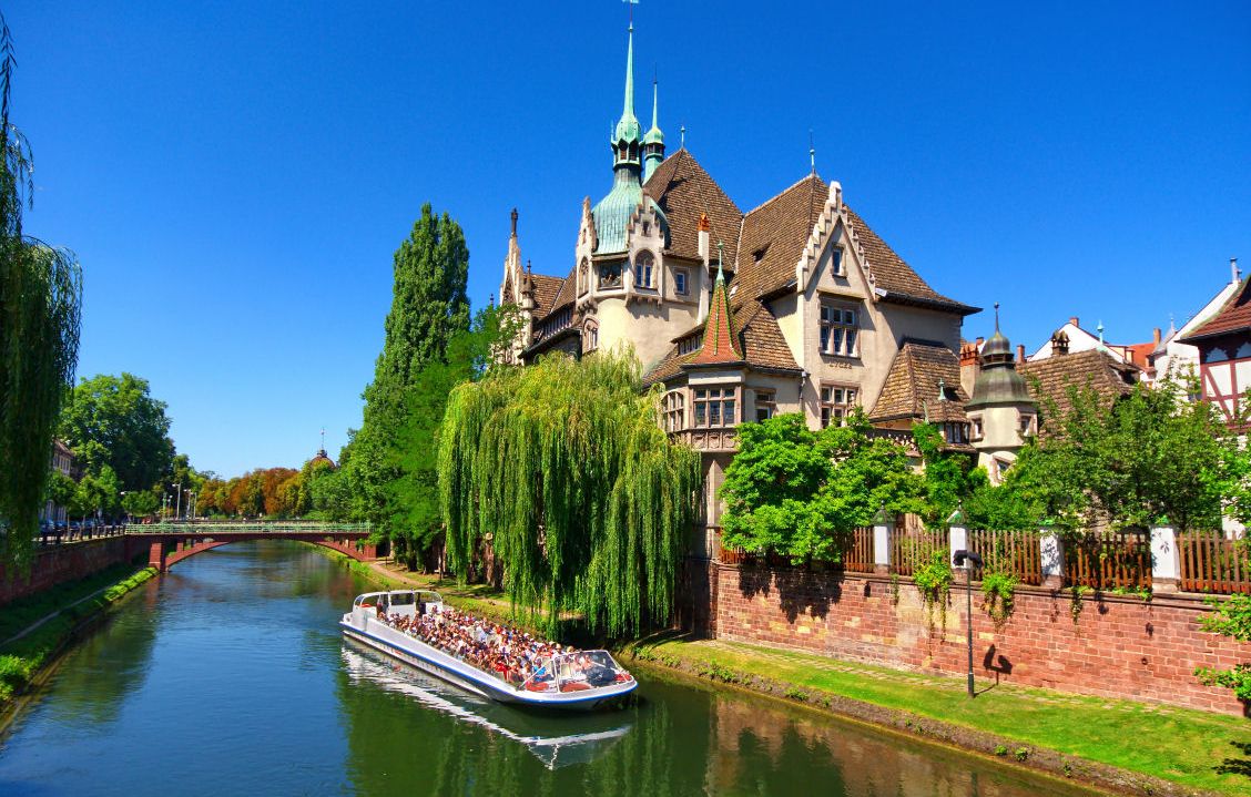 site-touristique-vinci-autoroutes-bateaux-promenade-strasbourg