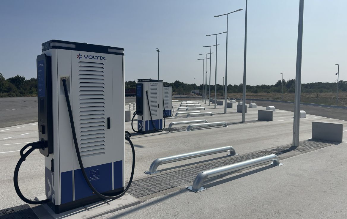 voltix-vinci-bornes-recharge-poids-lourds-electriques