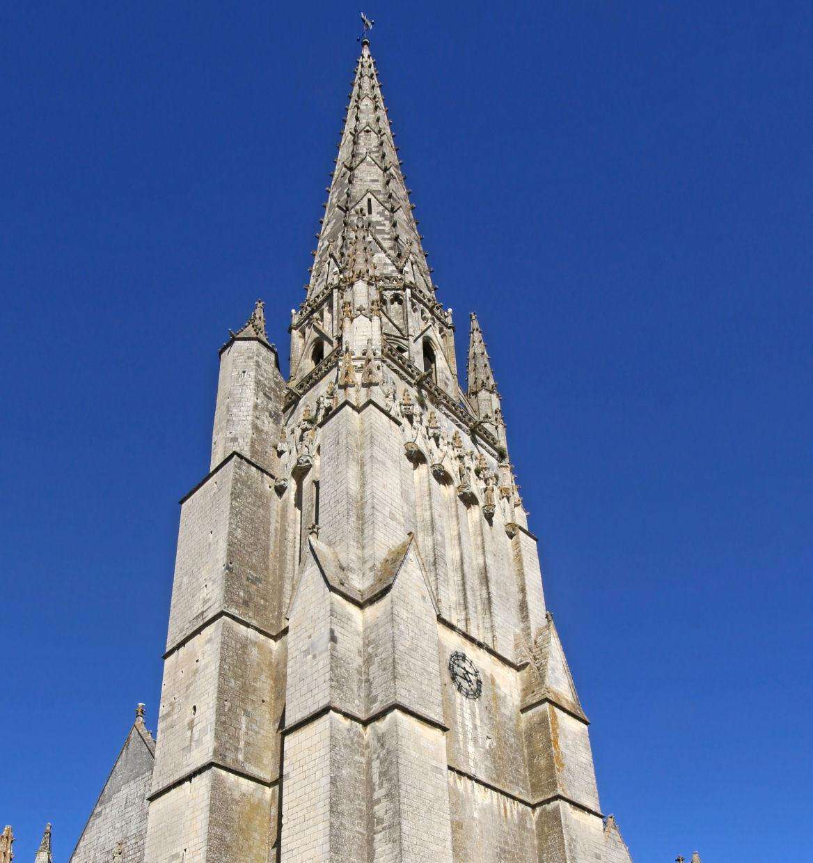 site-touristique-vinci-autoroutes-eglise-notre-dame-fontenay-le-comte