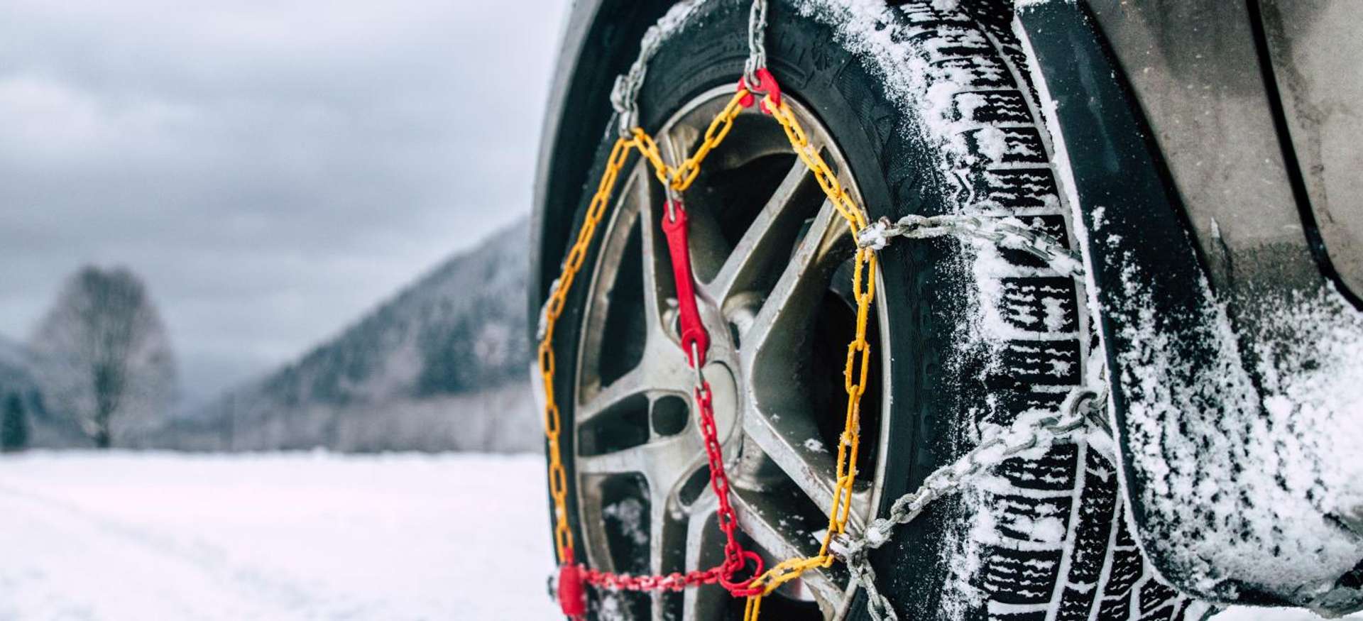 Pneus hiver, chaînes ou chaussettes de pneus : quel équipement choisir ? 