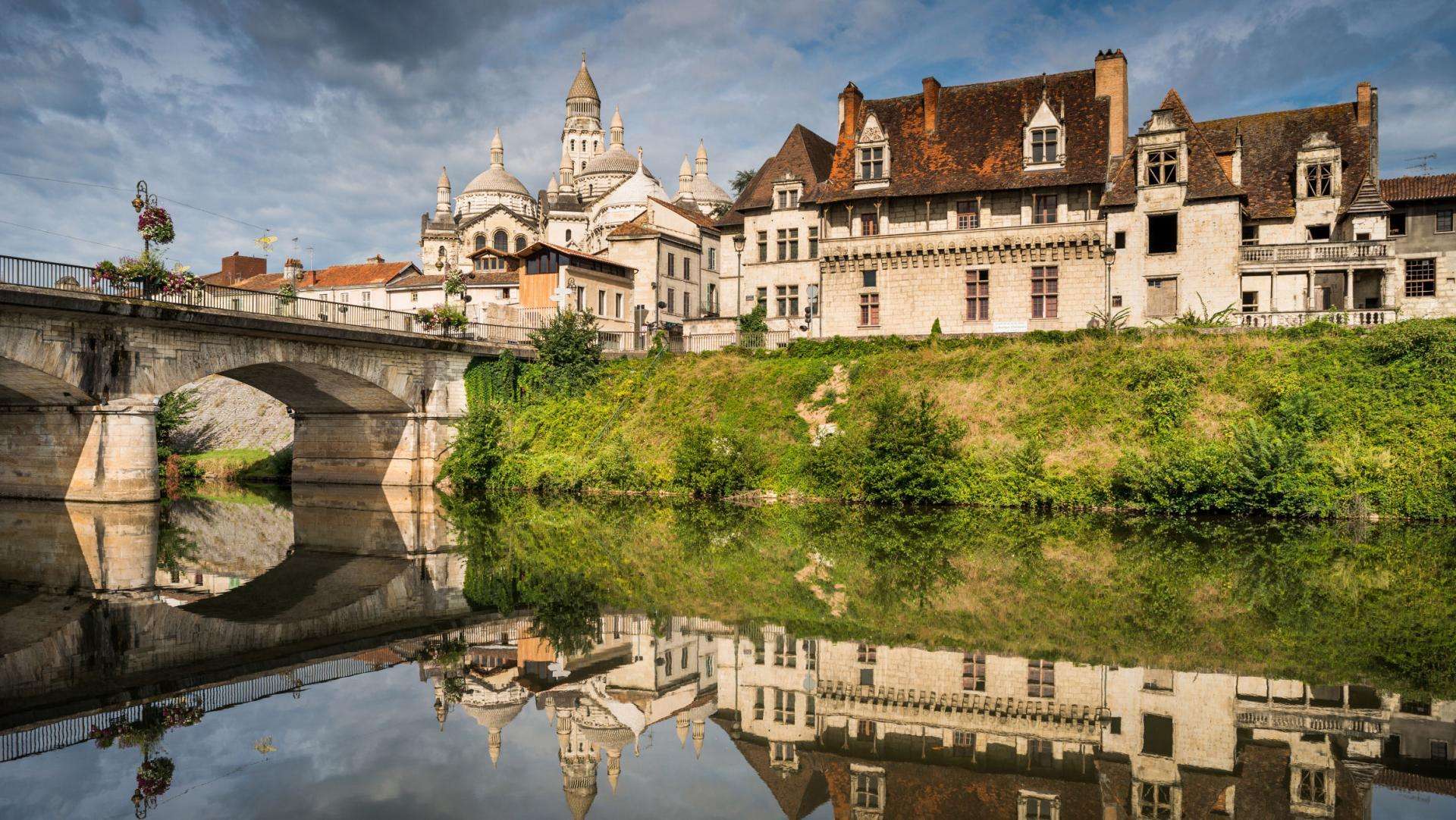 perigeux-cathedrale-saint-front-route-foie-gras-vinci-autoroutes