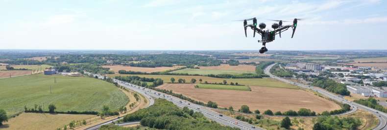Drones info-trafic : des vues aériennes et dynamiques du trafic sur autoroute