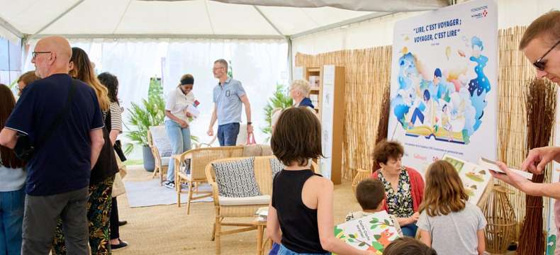 « Lire, c’est voyager ; voyager, c’est lire » revient sur la route des vacances !