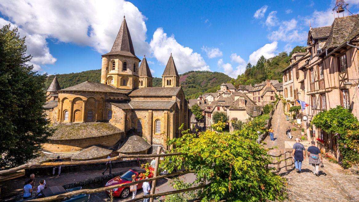 site-touristique-vinci-autoroutes-village-conques