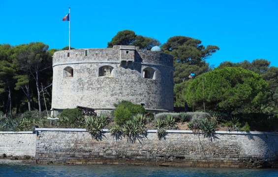 site-touristique-vinci-autoroutes-rade-toulon