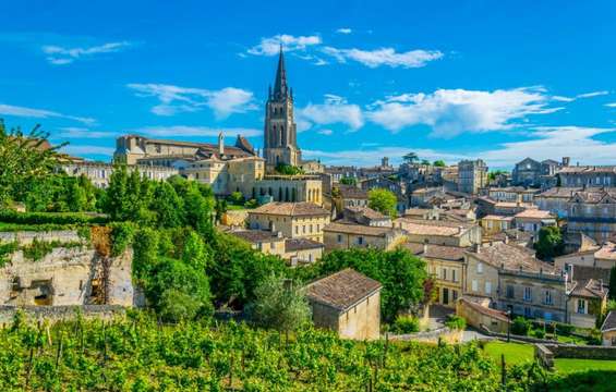 site-touristique-vinci-autoroutes-eglise-monolithe-saint-emilion