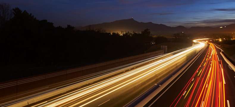 Nos conseils pour conduire la nuit sur autoroute