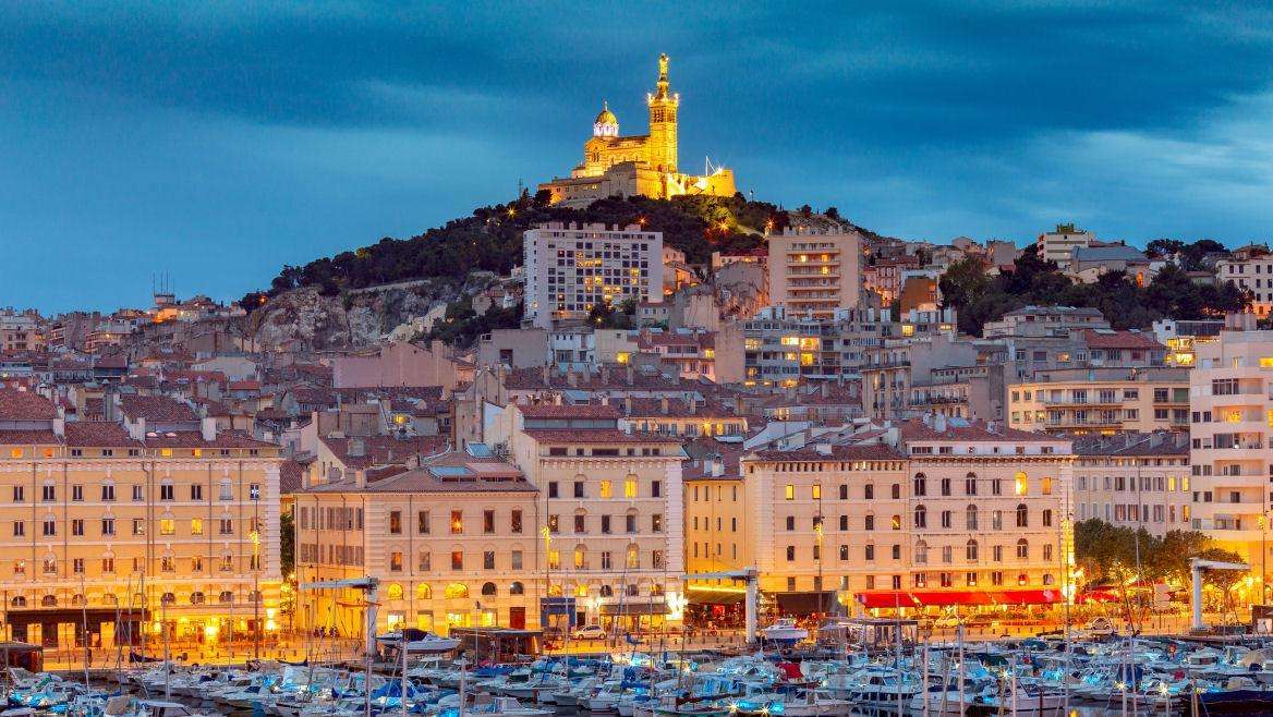 marseille-cathedrale-notre-dame-de-la-garde-route-de-la-mer-vinci-autoroutes